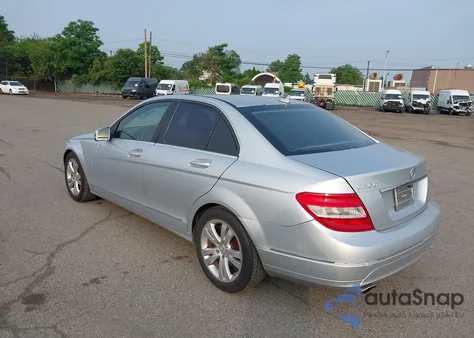 2011 Mercedes-Benz C 300 Luxury 4Matic/Sport 4Matic из США, поврежденный, VIN WDDGF8BB4BR162261